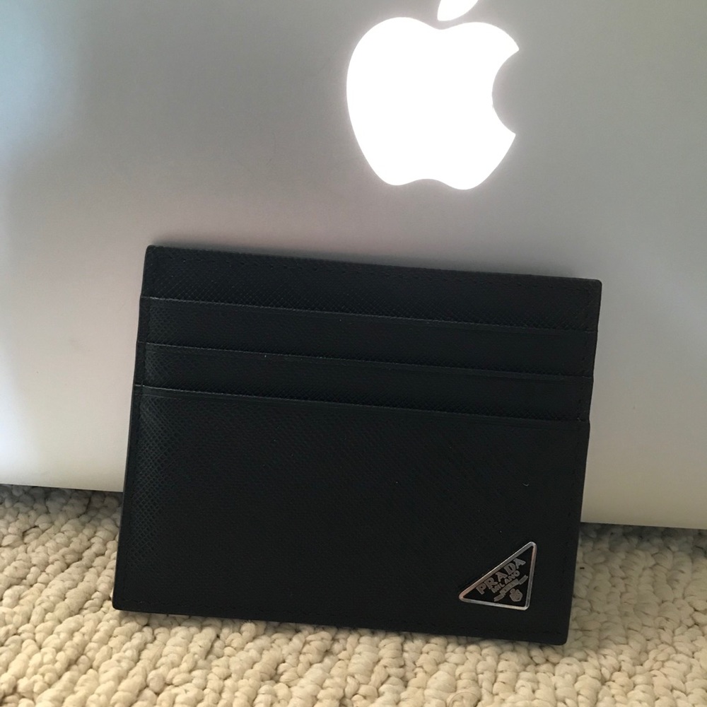 PRADA PLAQUE CARDHOLDER *SLIGHTY USED*